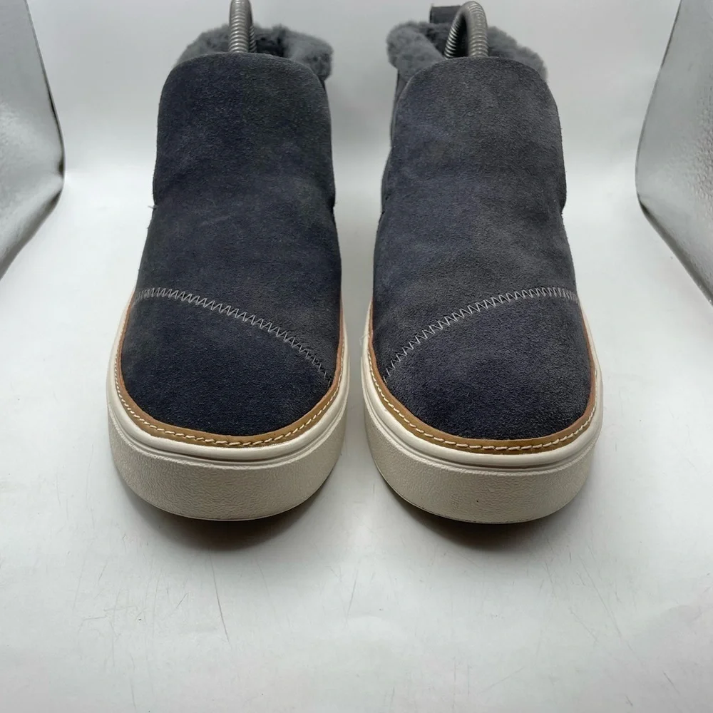 Toms Paxton women’s Gray Suede faux fur lined Slip-On Shoes size 7.5